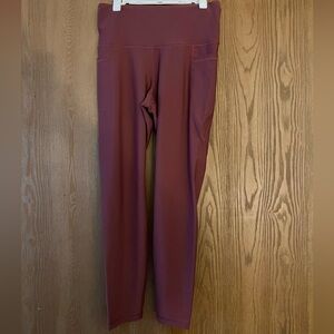 Old Navy Elevate Go-Dry Leggings w/ Side Pockets